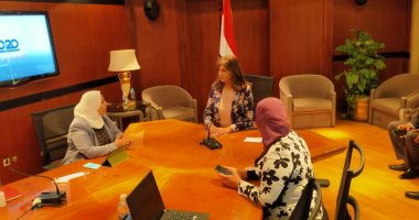 نبيلة مكرم ترأس غرفة عمليات "الهجرة" لمتابعة تصويت المصريين بالخارج بانتخابات النواب