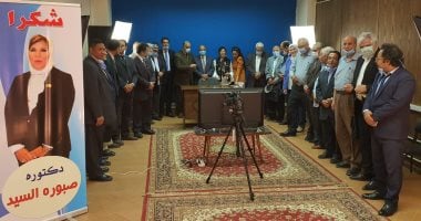 بالصور.. صبورة السيد تفتتح قاعة "التعليم عن بعد" فى كلية دار العلوم بجامعة القاهرة 