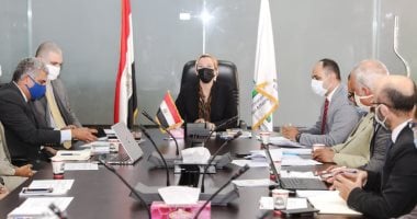 وزيرة البيئة تبحث وضع خارطة طريق للحد من استهلاك أكياس البلاستيك