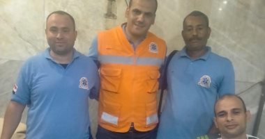 مسعف وسائق يردان 147 ألف جنيه عثرا عليهما أثناء نقل مصاب فى حادث بطريق الغردقة