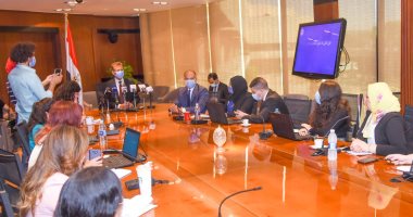 الهجرة: استجابة فورية لكل استفسارات المصريين بالخارج الواردة لغرفة عمليات الانتخابات