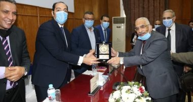 محافظ المنوفية وعواض يفتتحان مؤتمر غرب الدلتا ويتفقدا قصر شبين الكوم.. صور