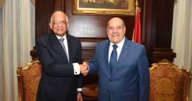 أول لقاء يجمع رئيسى الشيوخ والنواب تحت القبة.. على عبد العال يهنئ المستشار عبد الوهاب عبد الرازق برئاسة "الشيوخ.. ويؤكد: رجل وطنى من الطراز الأول وإضافة للعمل السياسى .. و"عبد الرازق" يشيد بجهود "الغرفة الأولى"