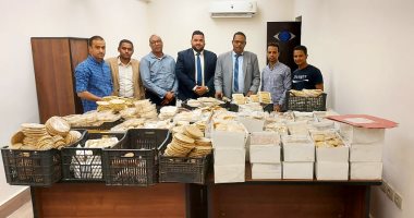 إعدام 328 كيلو حلوى المولد مجهولة المصدر فى أسوان.. صور