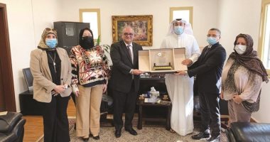السكرتير العام لاتحاد عمال الكويت يبحث مع القنصل المصرى بالكويت تعزيز التعاون
