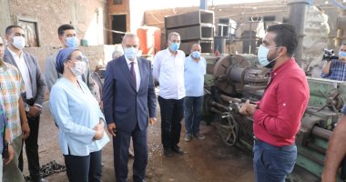 وزيرة البيئة ومحافظ القليوبية يتفقدان منشآت صناعية بمنطقة العكرشة بالقليوبية