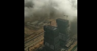 البرج الأيقونى يعانق السحاب فى العاصمة الإدارية الجديدة.. فيديو