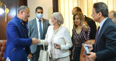 "الأعلى للإعلام" ينظم جلسة نقاشية حول الإعلام البيئى وأهميته المجتمعية.. خالد صلاح ومحمد الباز وأحمد أيوب أبرز الحضور.. كرم جبر يدعو لتبسيط المصطلحات البيئية.. ووزيرة البيئة تكشف عن خطورة خلل التوازن البيئى