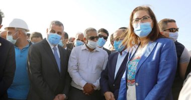وزراء التنمية المحلية والتخطيط والتضامن يتفقدون أعمال تبطين ترعتى بطهطا.. صور