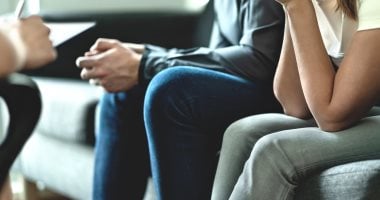 محامى خلع ينتقد لجوء السيدات للمحاكم.. ونهاد أبو القمصان: يتحدث كرجل