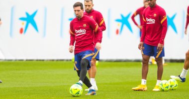 ميسي على رأس قائمة برشلونة لكلاسيكو ريال مدريد