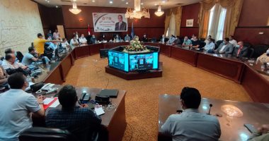 محافظ البحيرة يعلن توفير وسائل نقل مجانية لتوصيل المواطنين لمقرات الانتخاب.. فيديو وصور