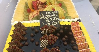 متعافية من كورونا تهدى "تورتة" للطاقم الطبى والتمريض بمستشفى قها