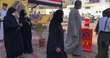 إقبال كبار السن والسيدات على اللجان الانتخابية بالبحر الأحمر.. صور
