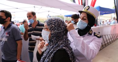 الشرطة النسائية تسطر مشاهد حضارية أمام لجان انتخابات النواب بالجيزة.. صور