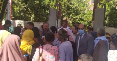 محافظ أسيوط يوجه باستمرار حملات تطهير وتعقيم لجان انتخابات البرلمان