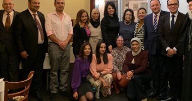 الجالية المصرية فى استراليا تقيم حفل توديع لنائب السفير .. صور 