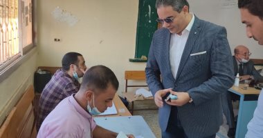 نقيب الإعلاميين يدلي بصوته في انتخابات النواب: يعكس قوة وقدرة الدولة      