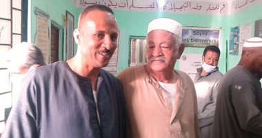 إقبال الناخبين على اللجان الانتخابية للإدلاء بأصواتهم فى أسوان.. صور