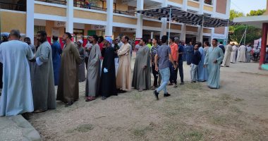 إقبال كثيف من المواطنين بقرى الدير والقرنة بالأقصر على التصويت فى الانتخابات