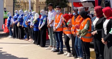 18 صورة ترصد الإقبال الكبير من الشباب على التصويت في اليوم الأول