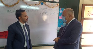  محافظ قنا يتفقد لجان التصويت على مقاعد انتخابات مجلس النواب