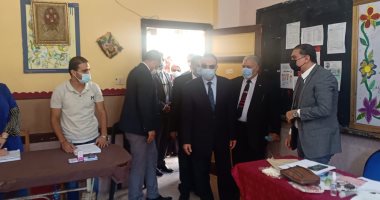 محافظ الإسكندرية يتفقد لجان الجمرك لمتابعة التصويت بانتخابات مجلس النواب.. صور