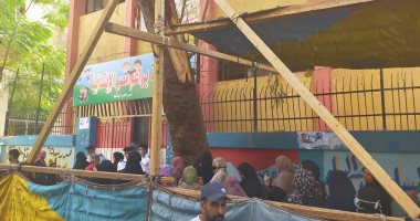 إقبال كثيف من الناخبات بلجان مدارس الجيزة والمنيب وساقية مكى