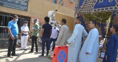 إقبال الناخبين على لجان انتخابات النواب فى قرى مدينة إسنا جنوب الأقصر.. صور
