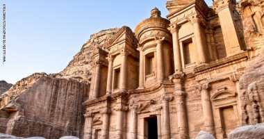 باختصار.. أهم أخبار العالم والعرب حتى منتصف الليل.. جواز سفر روسى لسكان المناطق الجديدة.. وتحطم طائرة بالنيجر وأخرى فى أستراليا.. والتضخم يتفاقم فى إسبانيا فى 2023..والأمطار تهدد مدينة البتراء الأثرية بالأردن