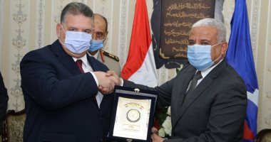 مدير أمن السويس ونائب قنصل السعودية يقدمان التهنئة للمحافظ بمناسبة نصر أكتوبر