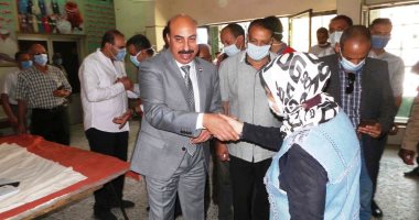 محافظ أسوان: نسب الإقبال على اللجان جيدة ونراهن على وعى المواطن.. فيديو
