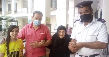 فيديو وصور.. مسنة تدلى بصوتها فى انتخابات النواب بالمنيا