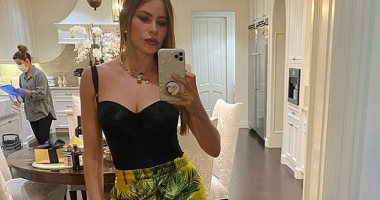 الممثلة الأعلى أجرا.. تعرف على سعر بنطلون صوفيا فيرجارا فى إطلالتها الجديدة