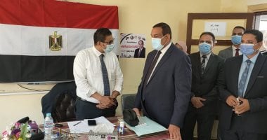 محافظ البحيرة يواصل جولاته على لجان الانتخابات ويشيد بإقبال المواطنين.. صور