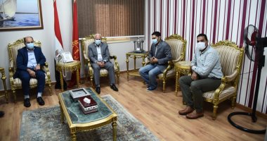 محافظ بورسعيد يلتقى رئيس حسابات المالية لمتابعة تطبيق منظومة إدارة المعلومات