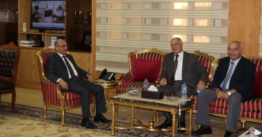 وزير العدل يناقش مع رئيس قضايا الدولة برامج تدريب أعضاء الهيئة 