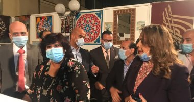 وزيرة الثقافة تفتتح الدورة الـ13 لمهرجان الحرف التراثية بمركز الجزيرة.. صور