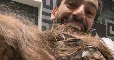 محمد صلاح يداعب "مكة" في أحدث ظهور لهما بعد تألقه أمام شيفيلد يونايتد.. صورة