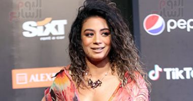شاهد فساتين الفنانات على السجادة الحمراء فى اليوم الثالث من مهرجان الجونة