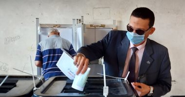 إقبال الشباب وكبار السن على اللجان الانتخابية بالإسكندرية .. صور