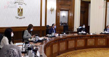 رئيس الوزراء يجتمع بمجلس ادارة جهاز تنمية المشروعات المتوسطة والصغيرة.. صور