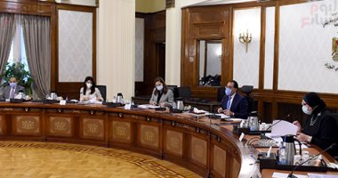 وزيرة الصناعة: الشباك الواحد ساهم فى استخراج 5200 رخصة للمشروعات الصغيرة