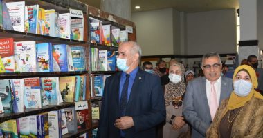 رئيس جامعة الفيوم يفتتح المعرض الدولى الخامس للكتاب.. صور 