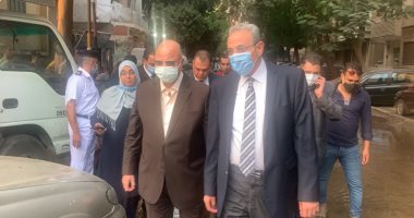 محافظ القاهرة ومدير الأمن يتفقدان أعمال إصلاح خط المياه بشارع سكة الوايلى.. صور