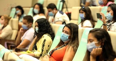 لمسة فنية خلال تفعيل الإجراءات الاحترازية بمهرجان الجونة