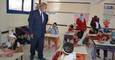 محافظ القليوبية يشهد طابور الصباح بمدرسة "إيجيبت جولد" بالعبور.. صور