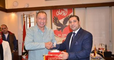 تعليم الكبار توقع برتوكول مع الأهلى لمحو أمية غير المتعلمين بالنادى