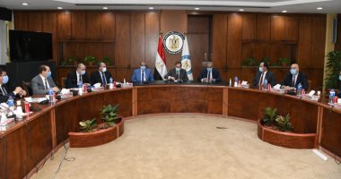بروتوكول تعاون مشترك بين البترول والتموين والتنمية المحلية لتوصيل الغاز للمخابز