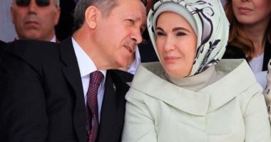 إنها حقا عائلة فاسدة.. زوجة أردوغان سيدة الفساد الأولى فى تركيا.. أقاربها فى أعلى المناصب السياسية.. من ينتقدها مصيره السجن.. أثارت الجدل بتصريحات عن الخلافة.. وحقيبتها الفرنسية الثمينة أثارت غضب الأتراك